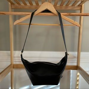 Madewell Leather Sling Bag in Black